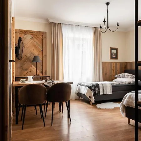 Séjour chez l'habitant Arkady 2 *