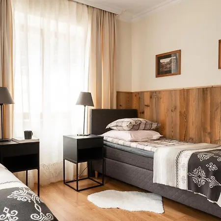 Arkady 2 Kwatera prywatna *