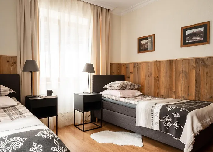 Arkady 2 Δωμάτια σε οικογενειακή κατοικία *